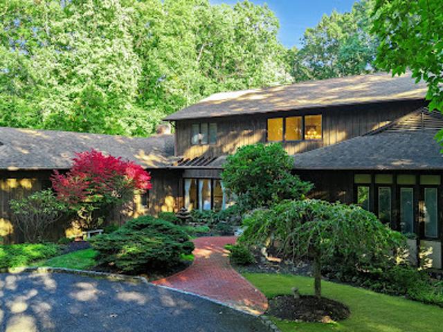 House for sale in Port Jefferson House for sale in Port Jefferson