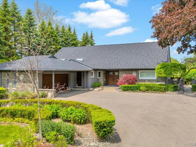 House for sale in Bloomfield Hills, Michigan