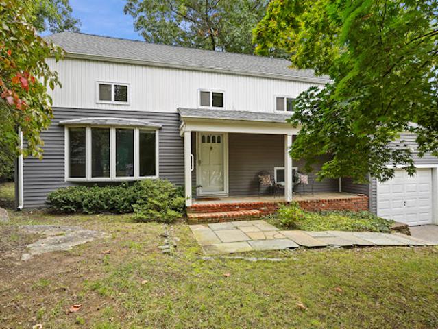 House for sale in Old Greenwich, Greenwich