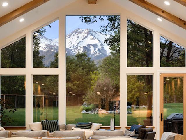 House for sale in Mount Shasta, California