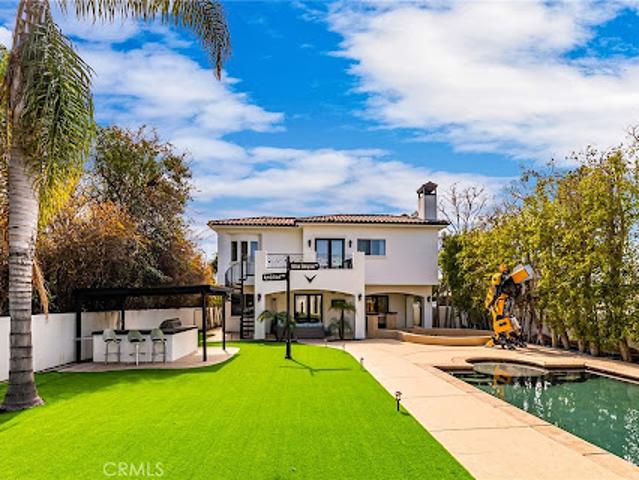 House for sale in Woodland Hills-Warner Center Neighborhood Council District, Canoga Park