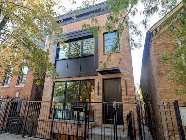 House for sale in Chicago, Cook County