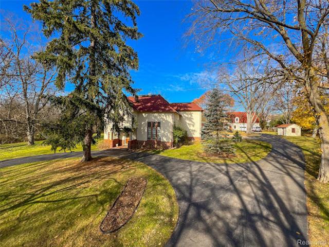 House for sale in Bloomfield Hills, Michigan