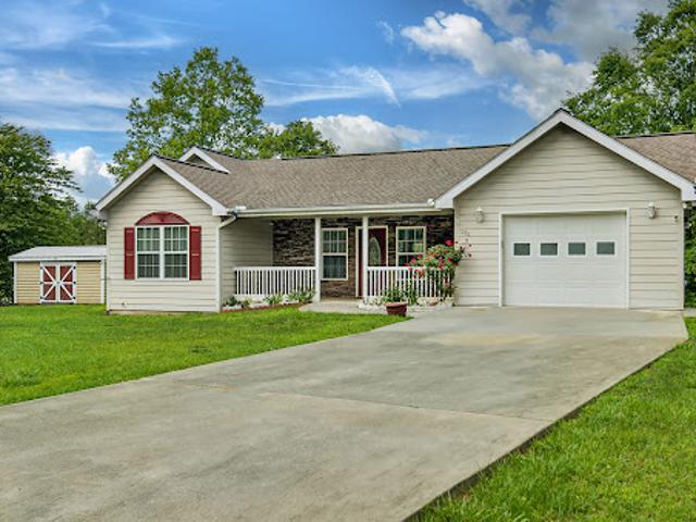 House for sale in Mineral Bluff