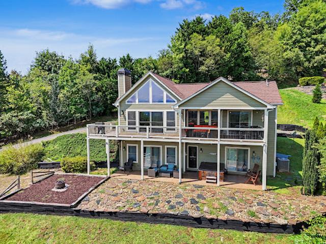 House for sale in Hayesville, North Carolina