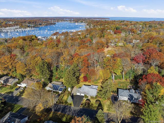 House for sale in Halesite, Town of Huntington