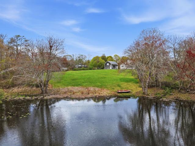 House for sale in Manomet, Massachusetts