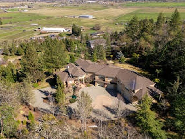 House for sale in Central Point