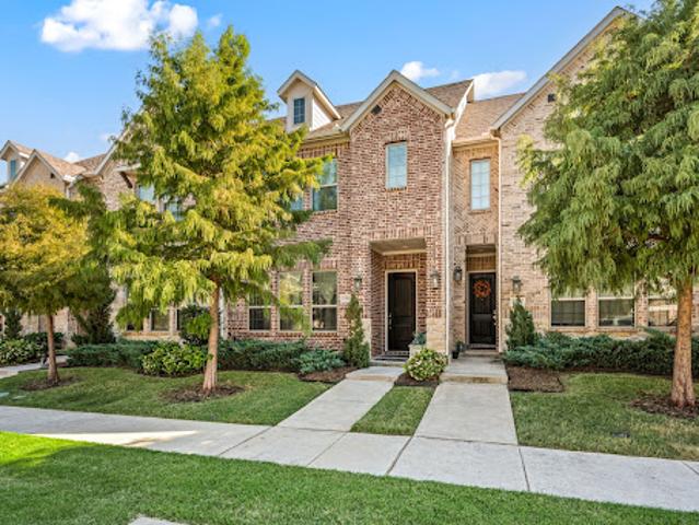 House for sale in Farmers Branch, Texas