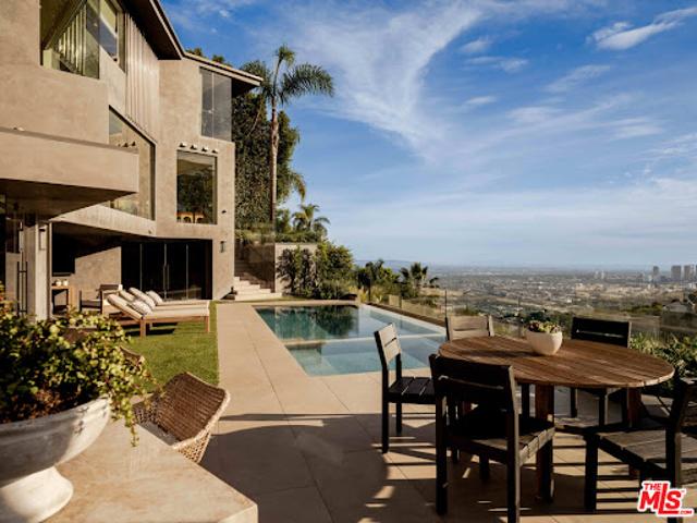 House for sale in Canoga Park, California