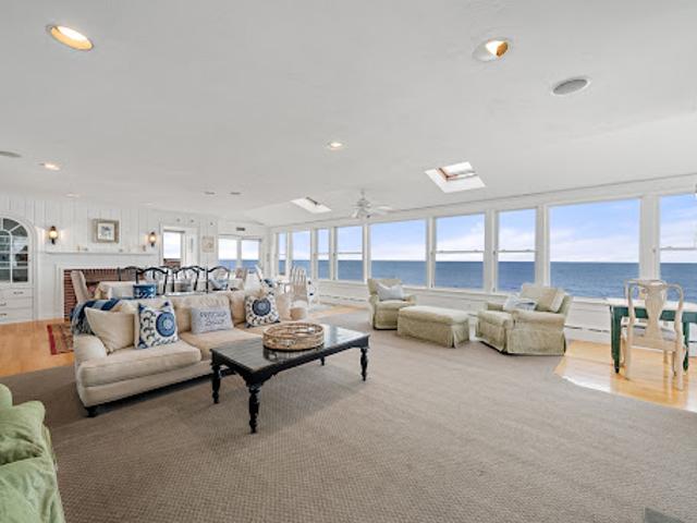 House for sale in Manomet, Massachusetts