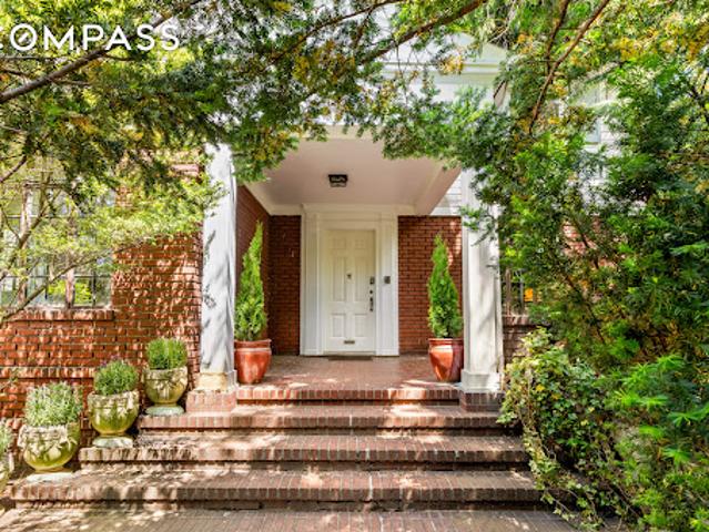 House for sale in Arverne, New York