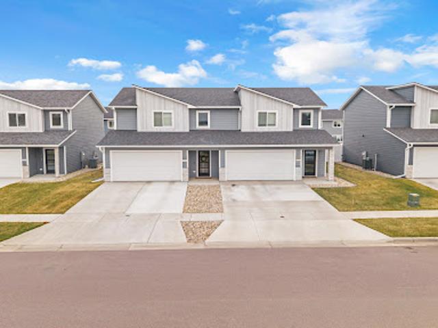 House for sale in Harrisburg, South Dakota