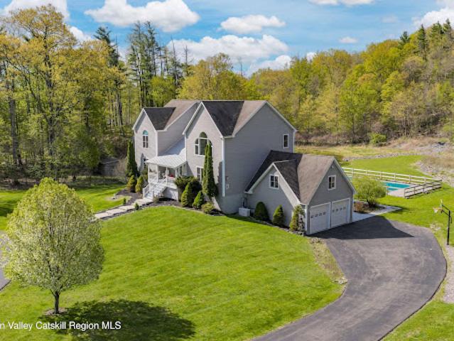 House for sale in Bloomington, New York