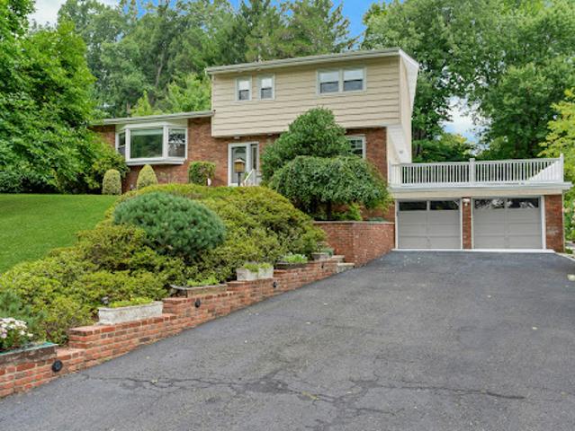 House for sale in Mountainside, New Jersey