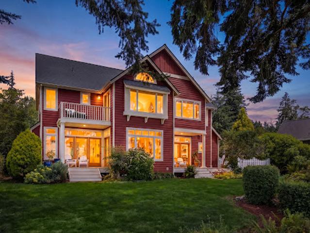 House for sale in Bainbridge Island, Washington