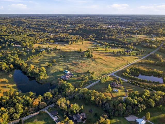 House for sale in La Grange, Oldham County