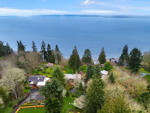 House for sale in Bainbridge Island, Washington