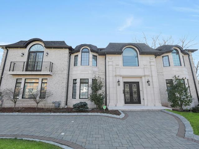House for sale in Englewood Cliffs, New Jersey