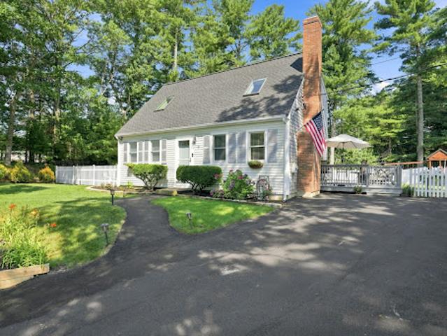 House for sale in Manomet, Massachusetts