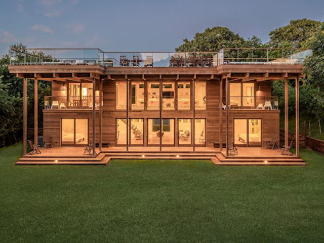 House for sale in Wainscott, New York