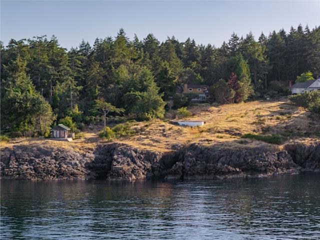 House for sale in Saanich, British Columbia
