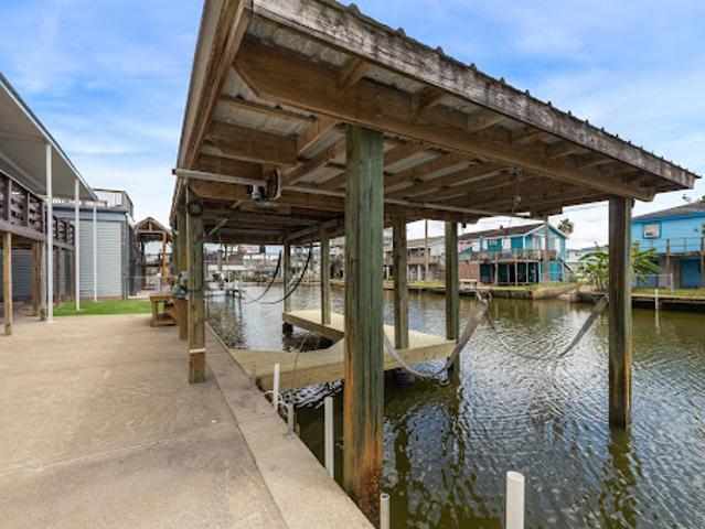 House for sale in Hitchcock, Texas