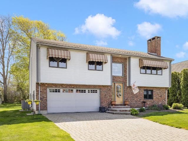 House for sale in Middletown, Rhode Island