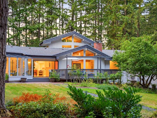 House for sale in Bainbridge Island, Washington