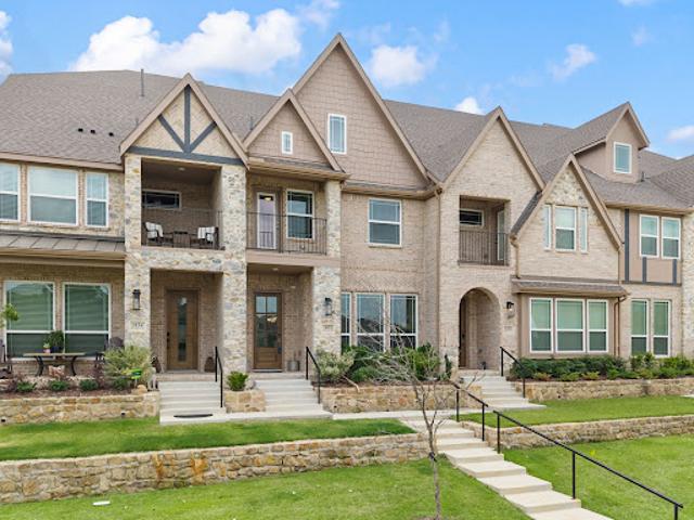 House for sale in Farmers Branch, Texas