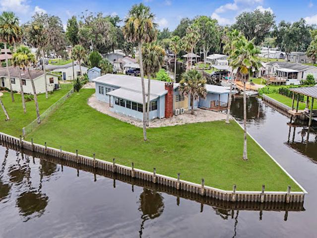 House for sale in Astor, Florida