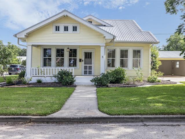 House for sale in Hallettsville, Texas