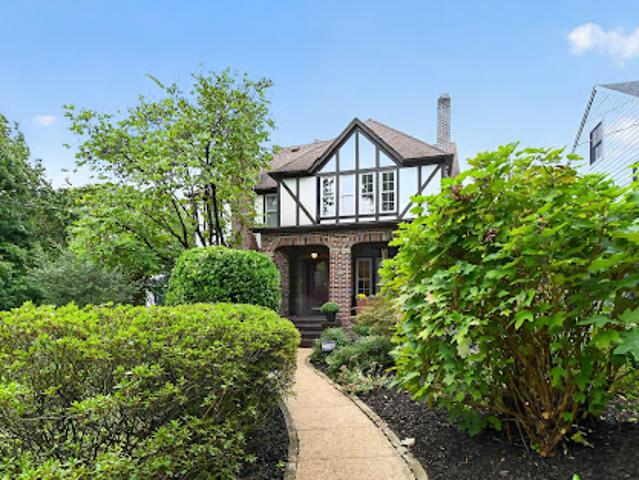 House for sale in Washington