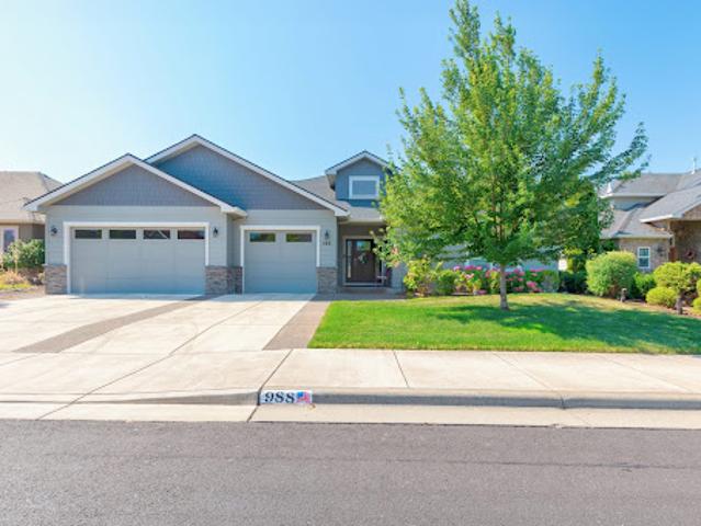 House for sale in Eagle Point