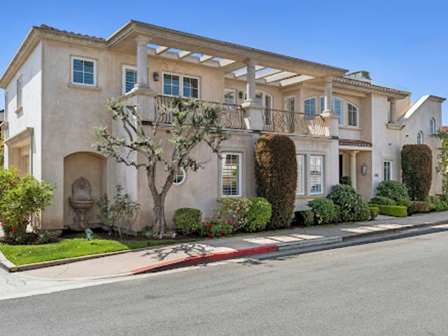 House for sale in Corona Del Mar, California