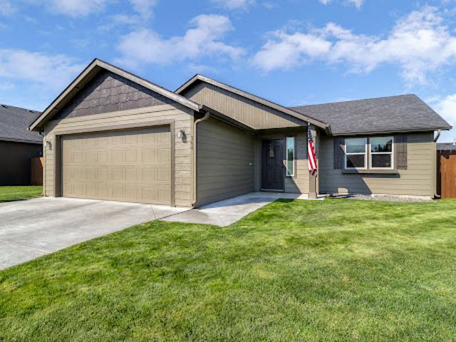 House for sale in College Place, Washington