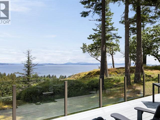 House for sale in Saanich, British Columbia