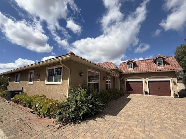 House for sale in Vista, California