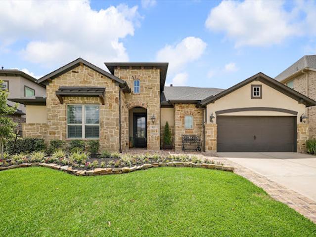 House for sale in Pinehurst, Texas