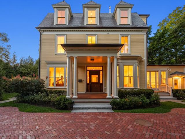 House for sale in Cambridge, Middlesex County
