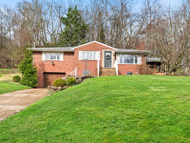 House for sale in Valencia, Pennsylvania