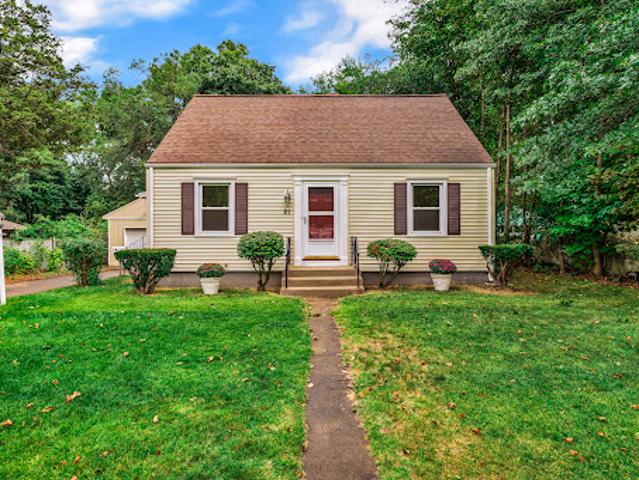 House for sale in North Haven, South Central Connecticut Planning Region