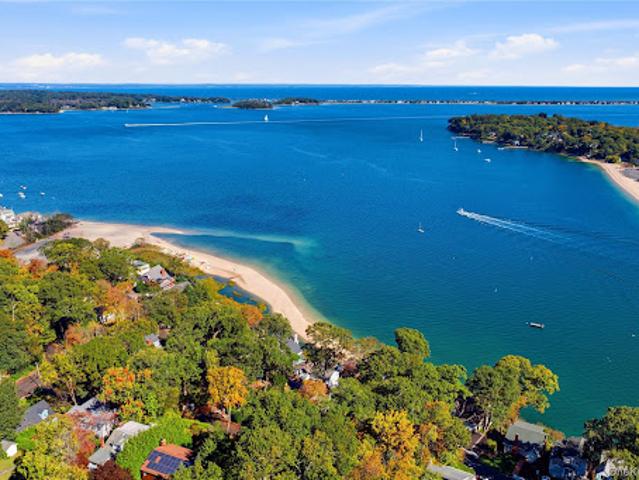 House for sale in Centerport, Town of Huntington