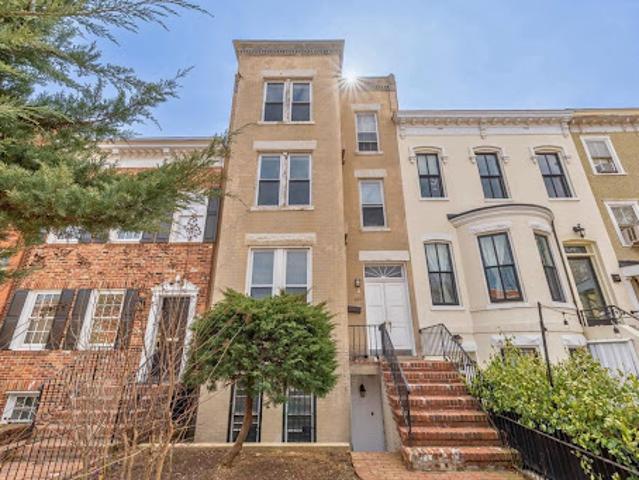 House for sale in Washington