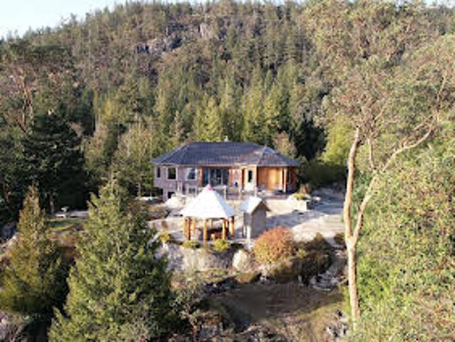 House for sale in Halfmoon Bay House for sale in Halfmoon Bay