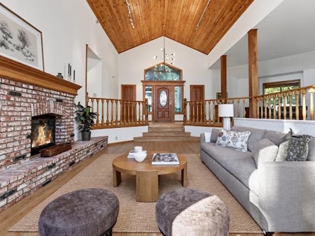 House for sale in Lake Arrowhead, San Bernardino County