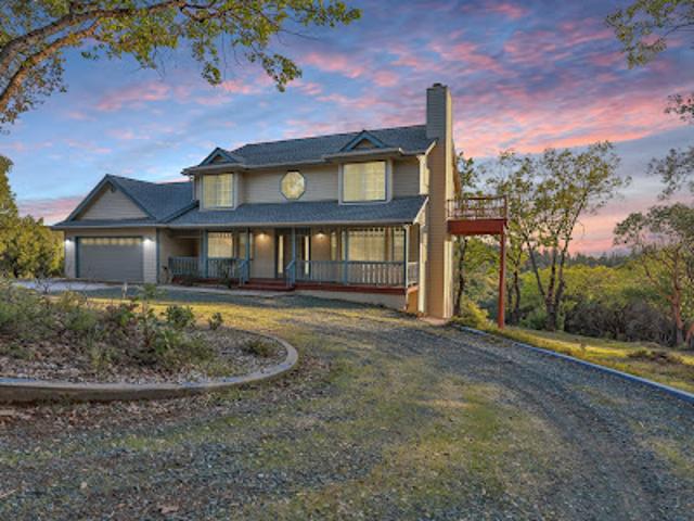 House for sale in Pine Grove