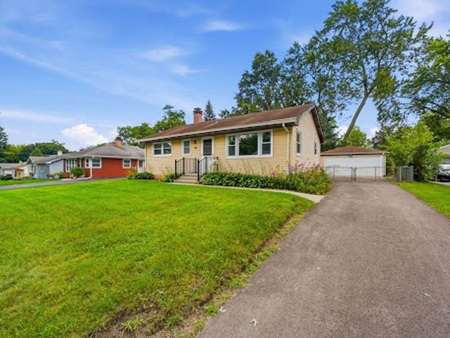 House for sale in Grayslake, Illinois