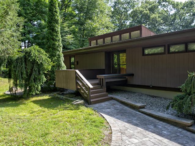 House for sale in Avon, Connecticut