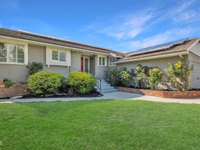 House for sale in La Canada Flintridge, California